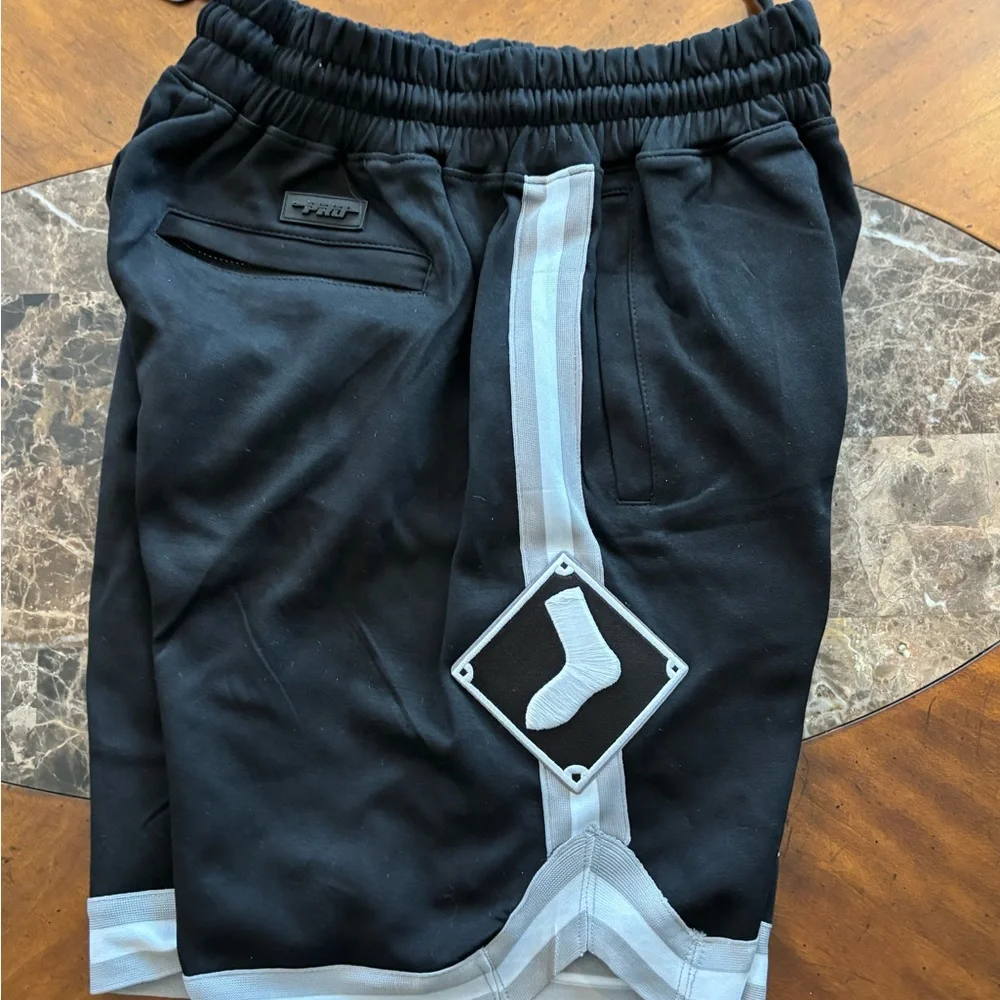 Pro Standard Chicago White Sox Black Shorts size Medium - Picture 3 of 7